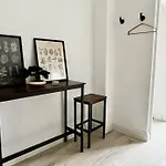 Modern Boutique Apartment Great Location